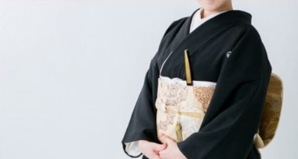 礼装：黒留袖、色留袖、訪問着、振袖など、格式高い着物　買取価格
